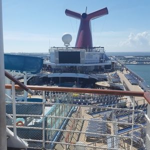 Meet your Posher, Ray